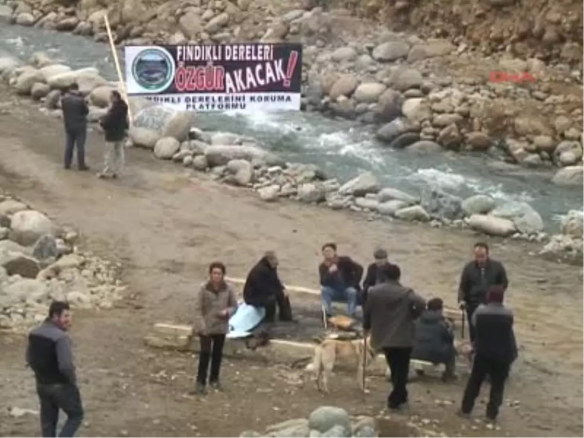 Fındıklı\'da Çevrecilerin Gergin Hes Nöbeti Sürüyor