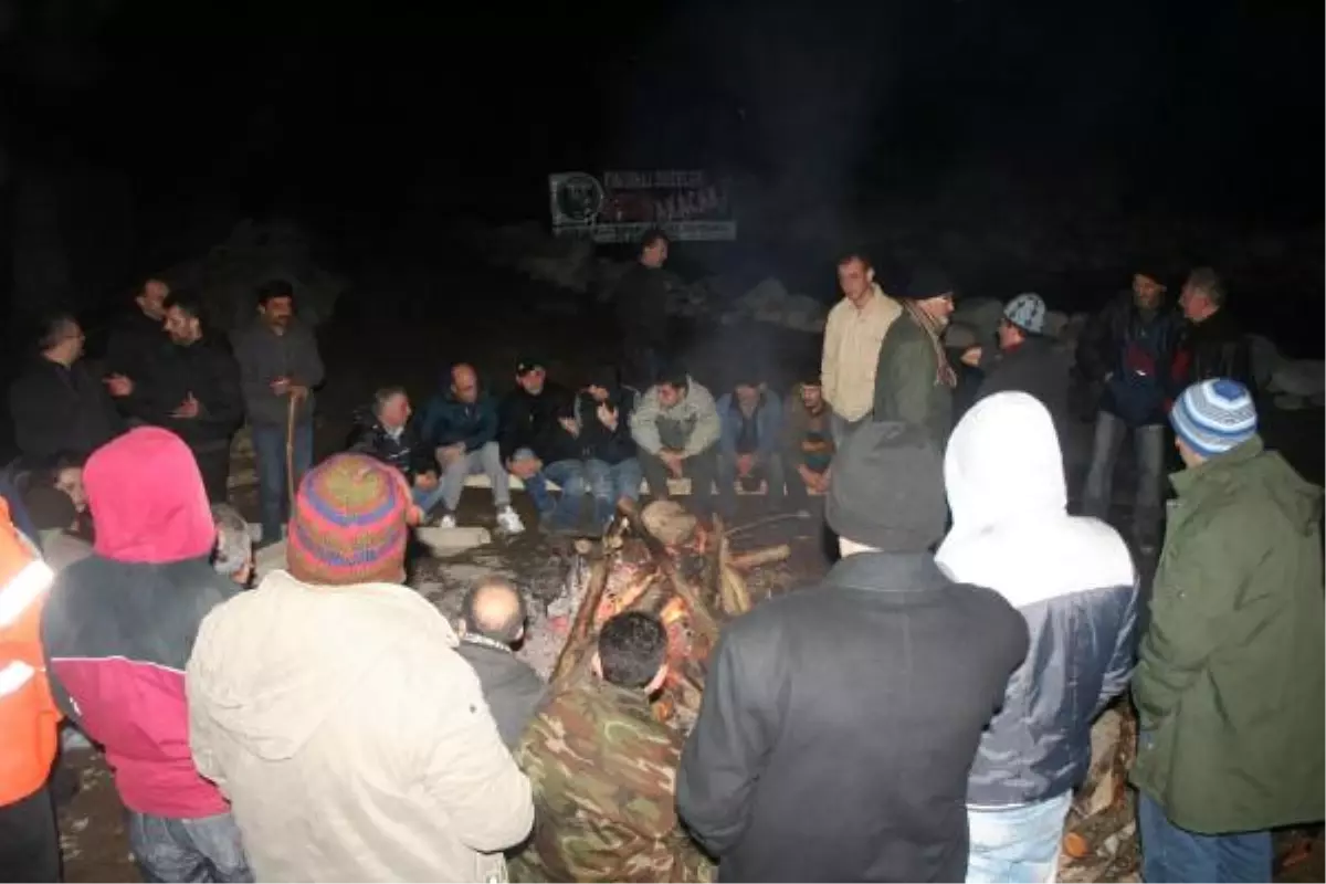 Fındıklı\'da Çevrecilerin Hes Nöbeti Sürüyor