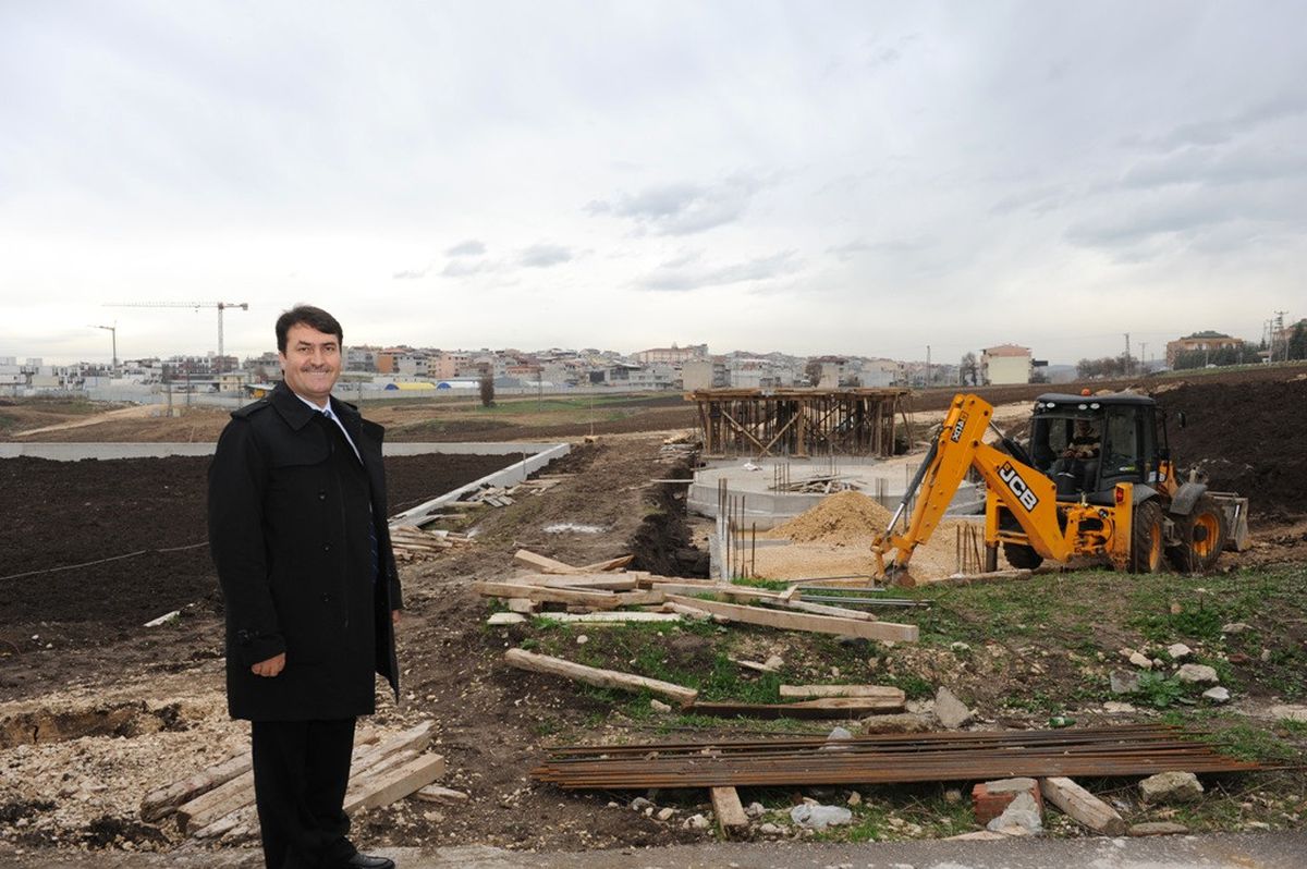 Hamitler\'e Muhteşem Tesis