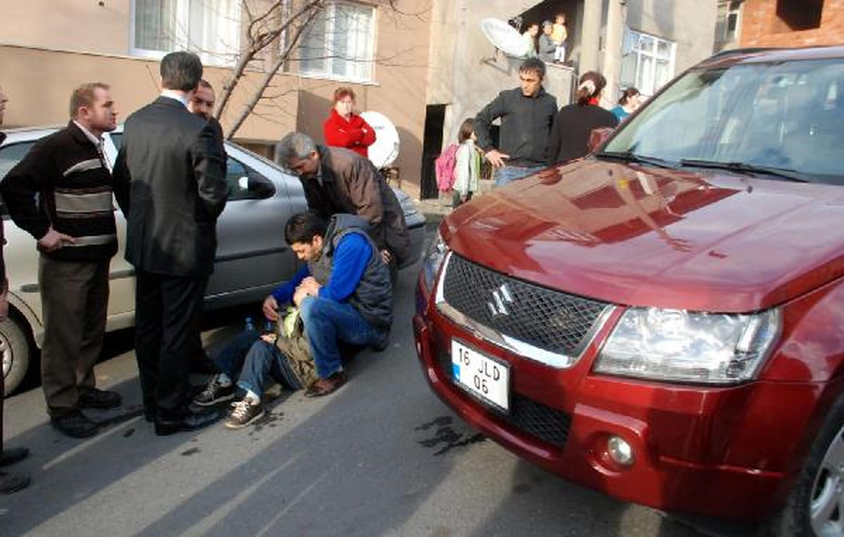 Otomobilin Çarptığı İlköğretim Öğrencisi Yaralandı