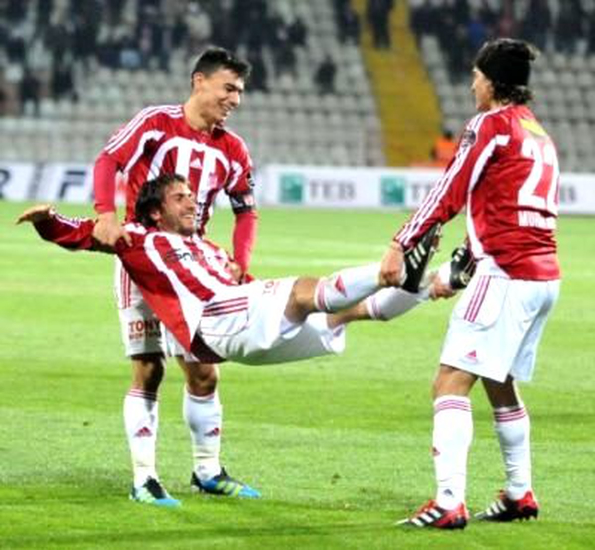 Sivasspor 3 Oyuncusuyla Yollarını Ayırdı