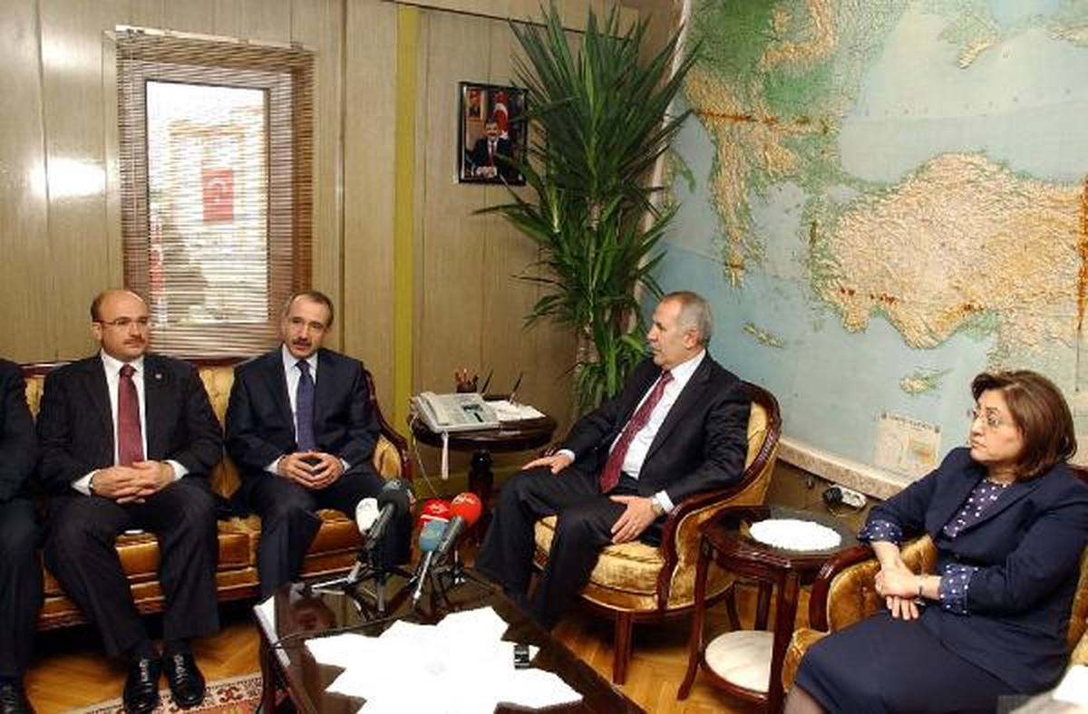 Bakan Dinçer: Atanamayan Öğretmenler Konusunu Sürekli Kaşımanın Mantığı Yok