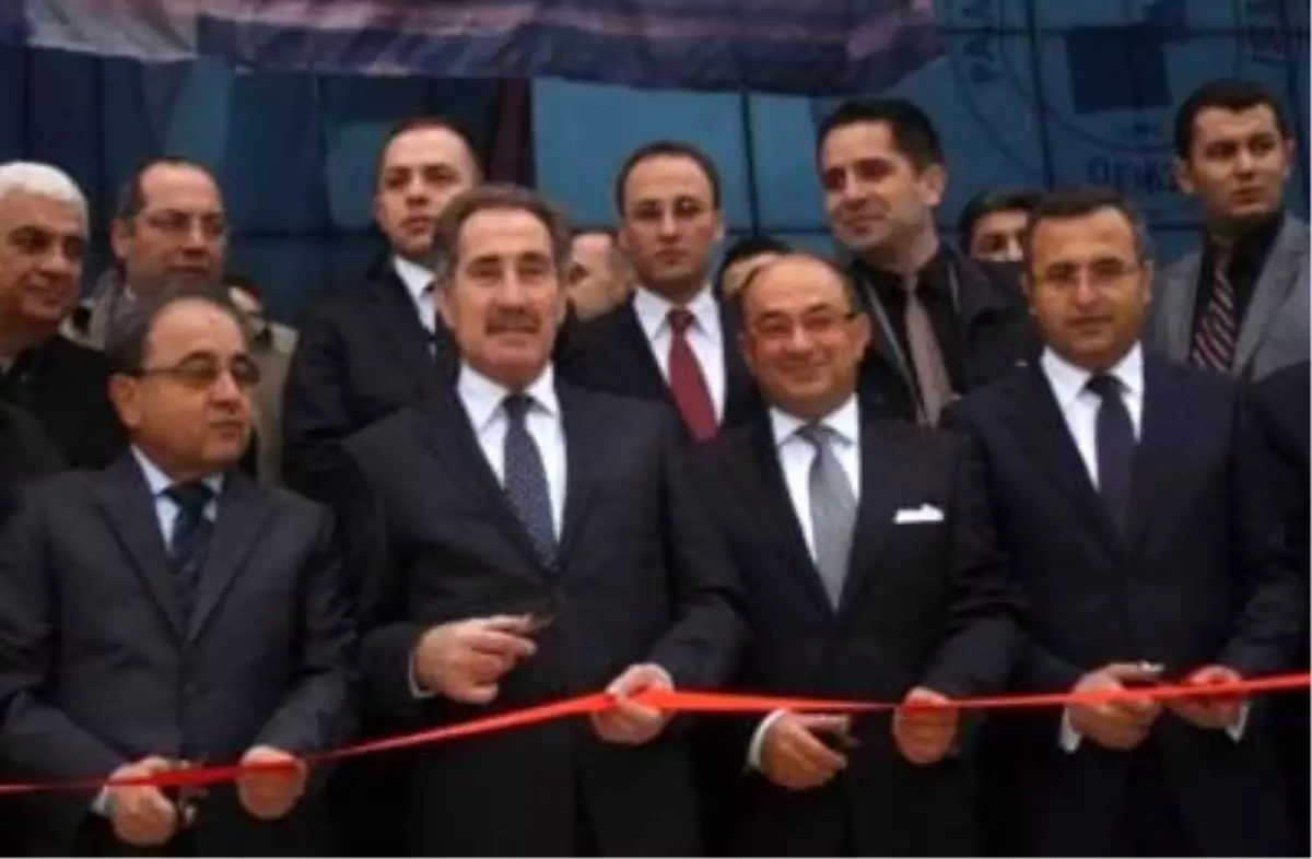 Bakan Günay\'ı Duygulandıran Tören