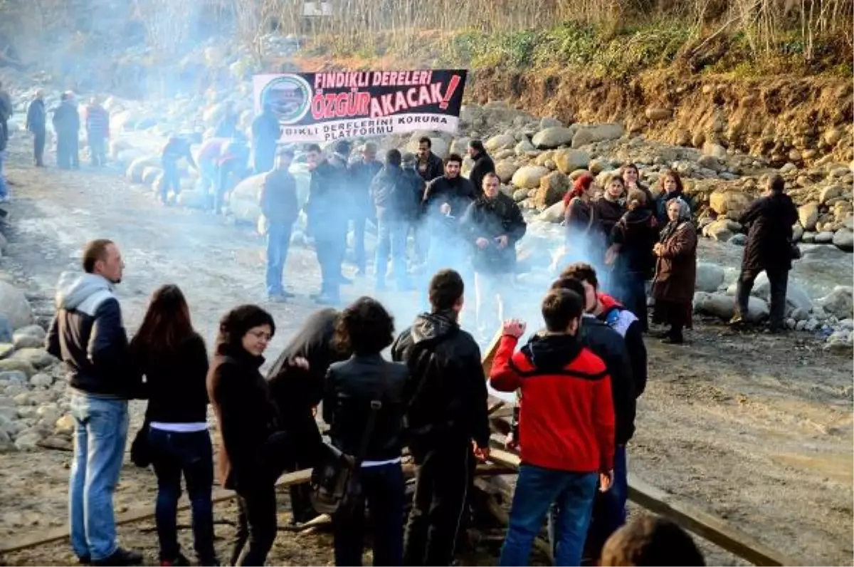 Fındıklı\'da Hes Nöbeti Sonuç Verdi, Çalışmalar Durdu