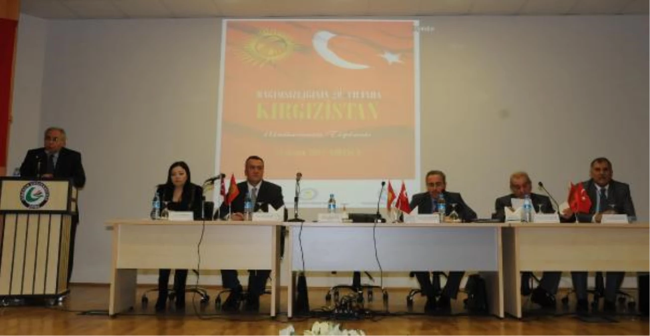Giresun\'da \'bağımsızlığın 20\'nci Yılında Kırgızistan(\' Konferansı