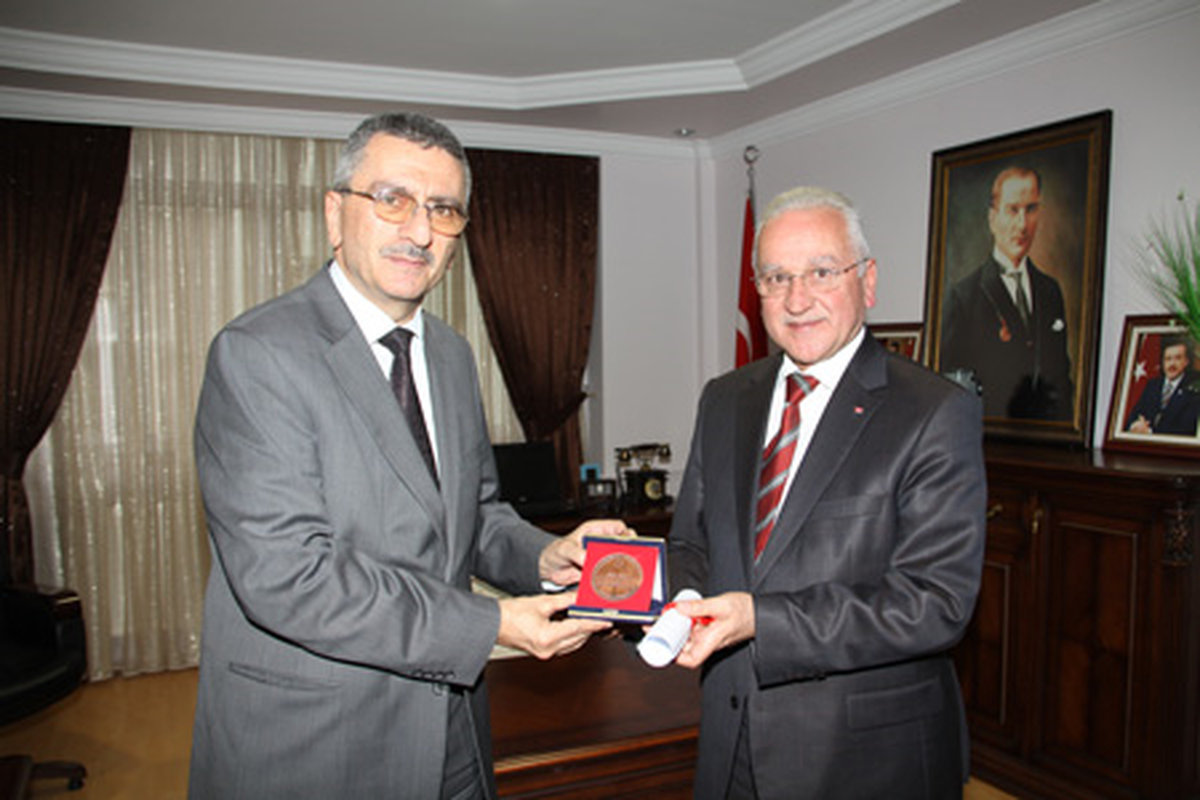 Işıkara Başkan Akkaya'yı Ziyaret Etti