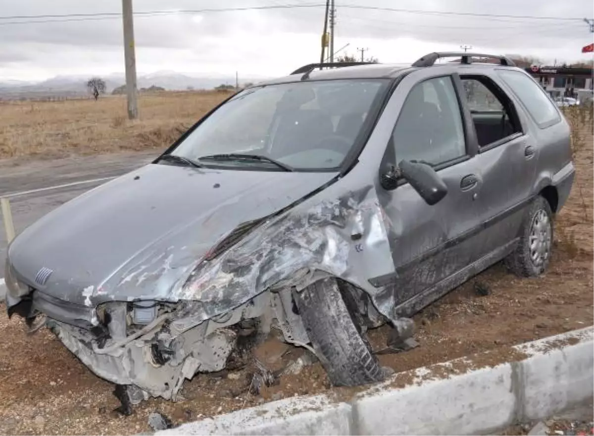 Ürgüp\'te İki Otomobil Çarpıştı: 6 Yaralı