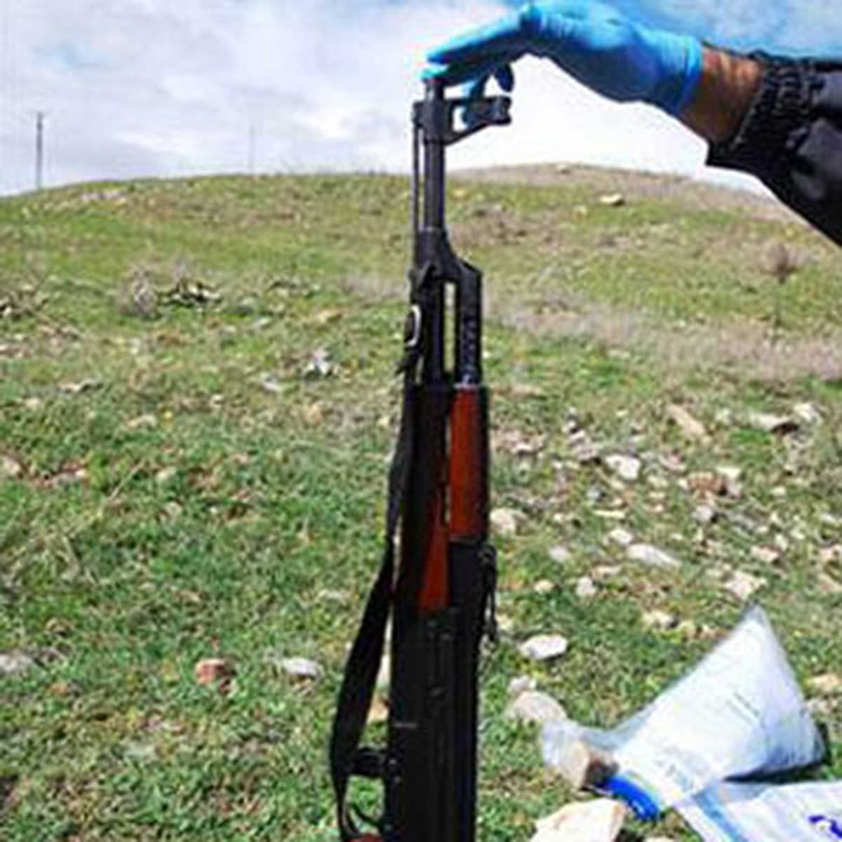Ağına Kalaşnikof Takıldı