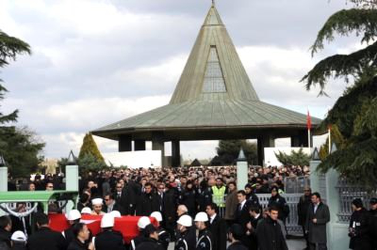 Aydın Menderes Son Yolculuğuna Uğurlandı