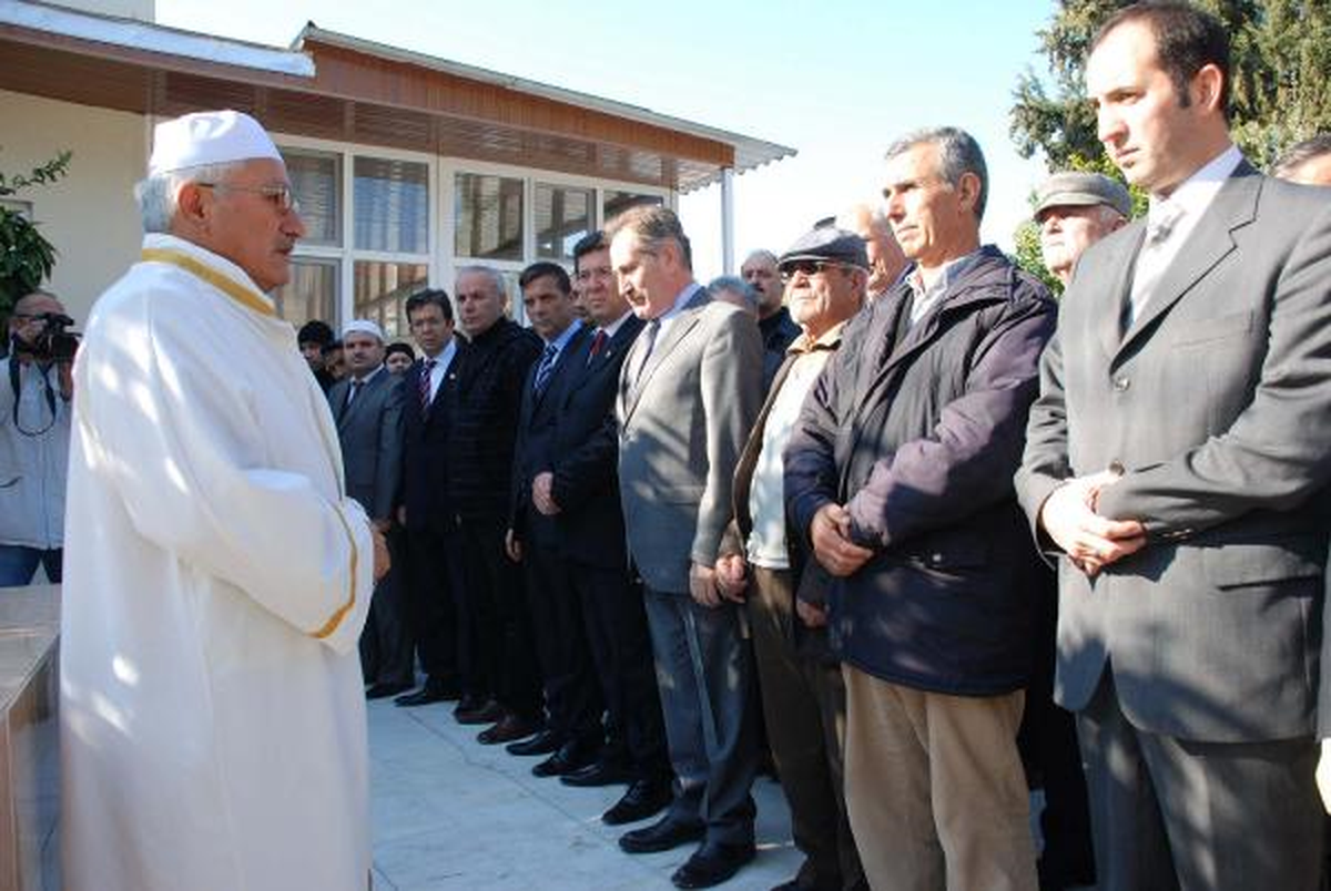 Bakan Günay, Aydın Menderes İçin Gıyabında Cenaze Namazı Kıldı