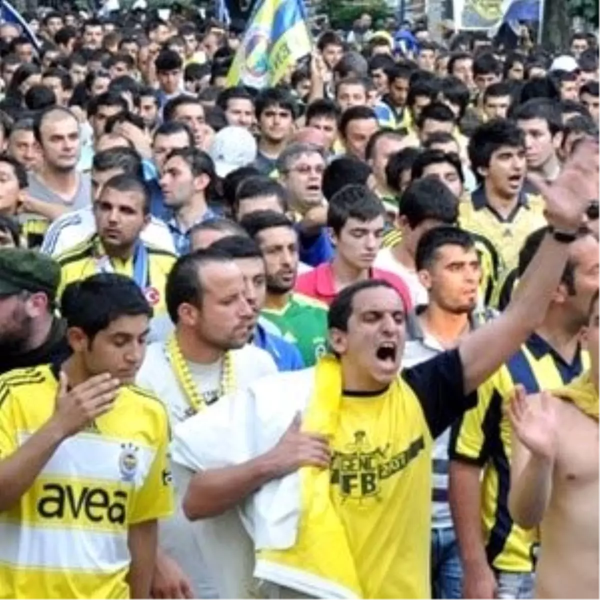 Fenerbahçeliler Miting Yapıyor!