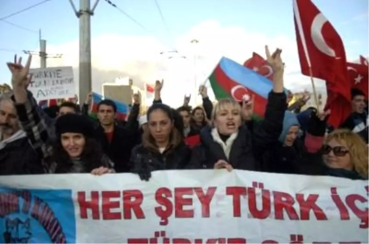 Fransa Başkonsolosluğu Önünde Protesto