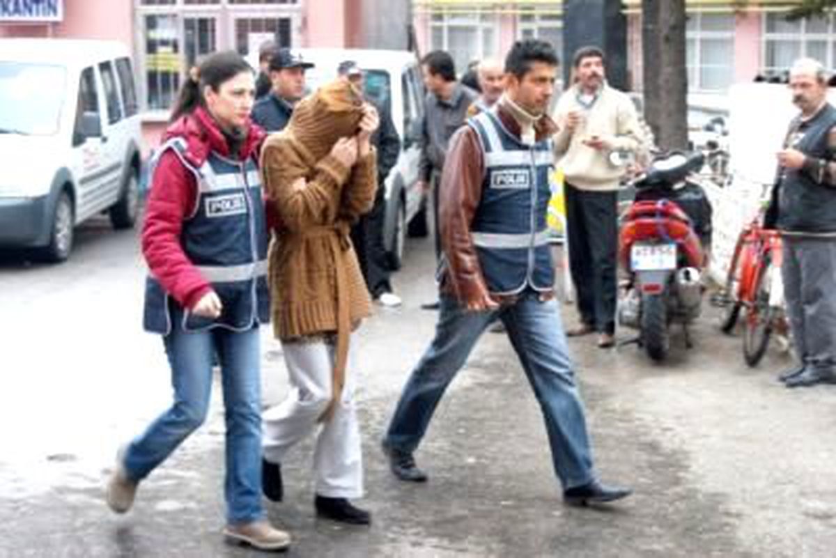 Fuhuş ve Gasp Şebekesinin Oyununu Polis Bozdu