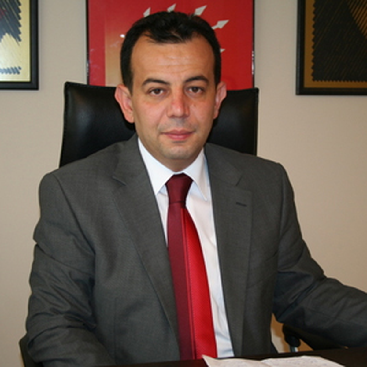 Chp'li Özcan: Arabamı Çiziyorlar, Evime Yumurta Atıyorlar