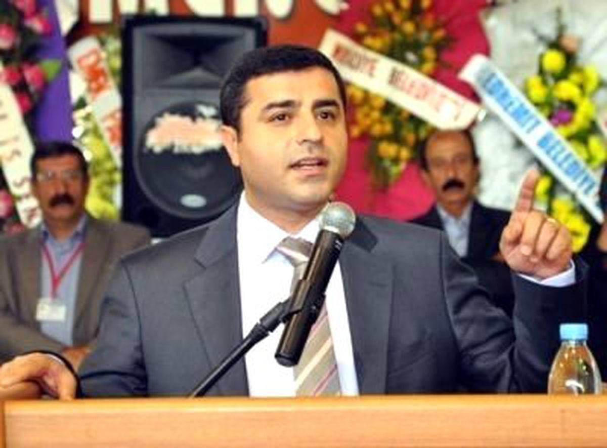 Demirtaş\'tan İçişleri Bakanı Şahin\'e Egzoslu Yanıt
