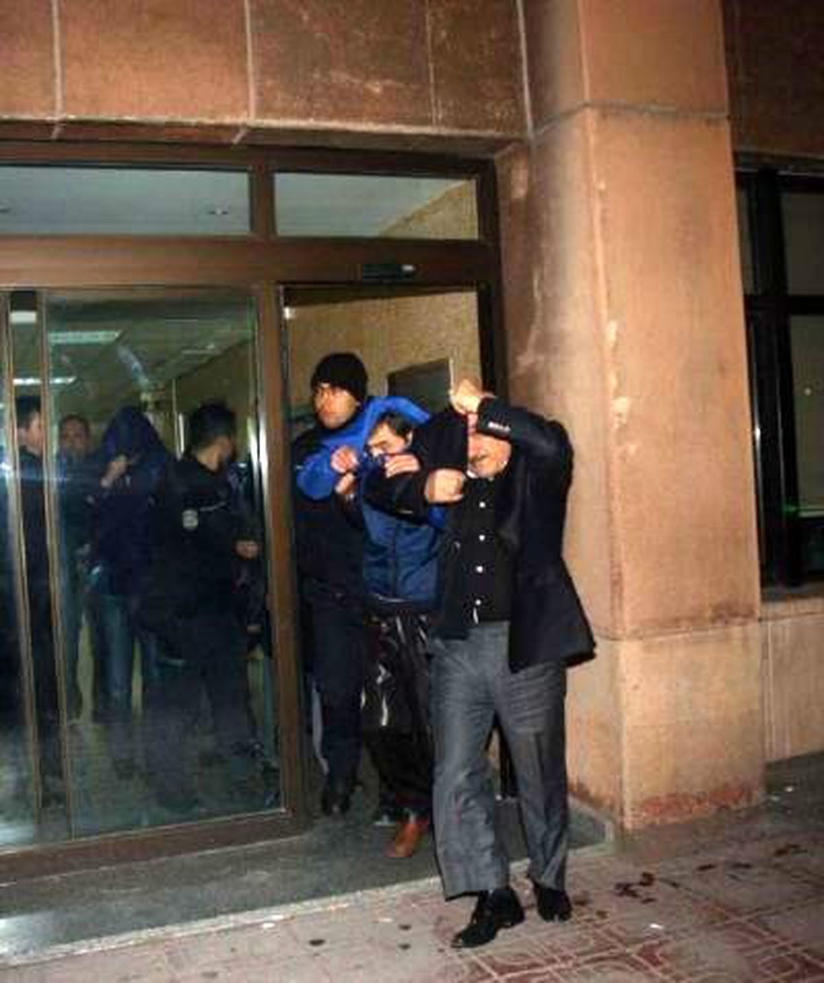Fuhuş Operasyonunda Gözaltına Alınanlar Sağlık Kontrolünden Geçerildi