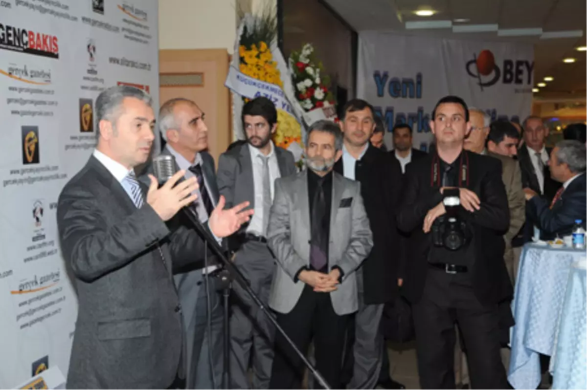 Gerçek Gazetesi\'nde 19. Yıl Pastası