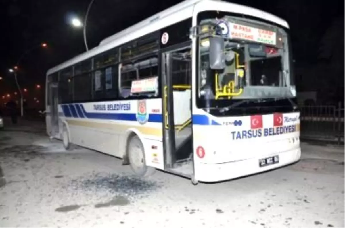 Tarsus\'ta Belediye Otobüsüne Molotofkokteyl