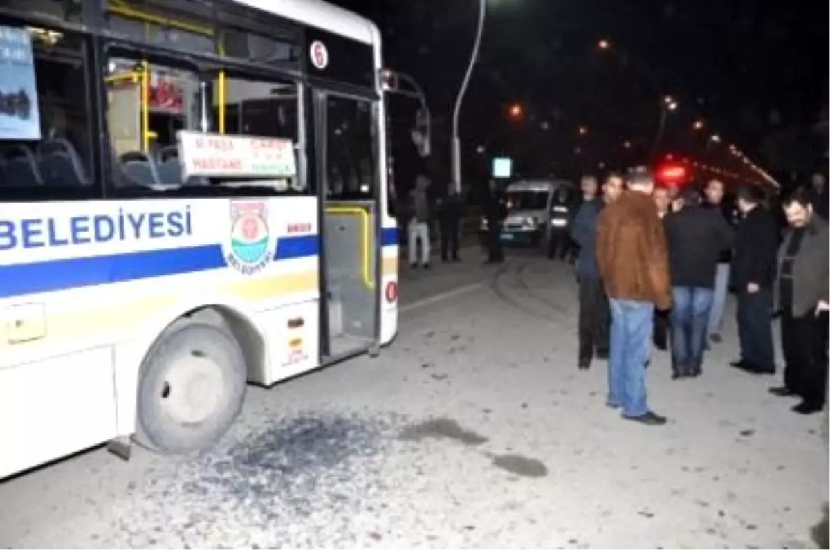 Tarsus\'ta Belediye Otobüsüne Molotofkokteylli Saldırı
