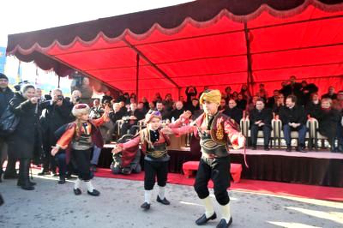 Atatürk'ün Karşılandığı Dikmen'de Kutlama Töreni