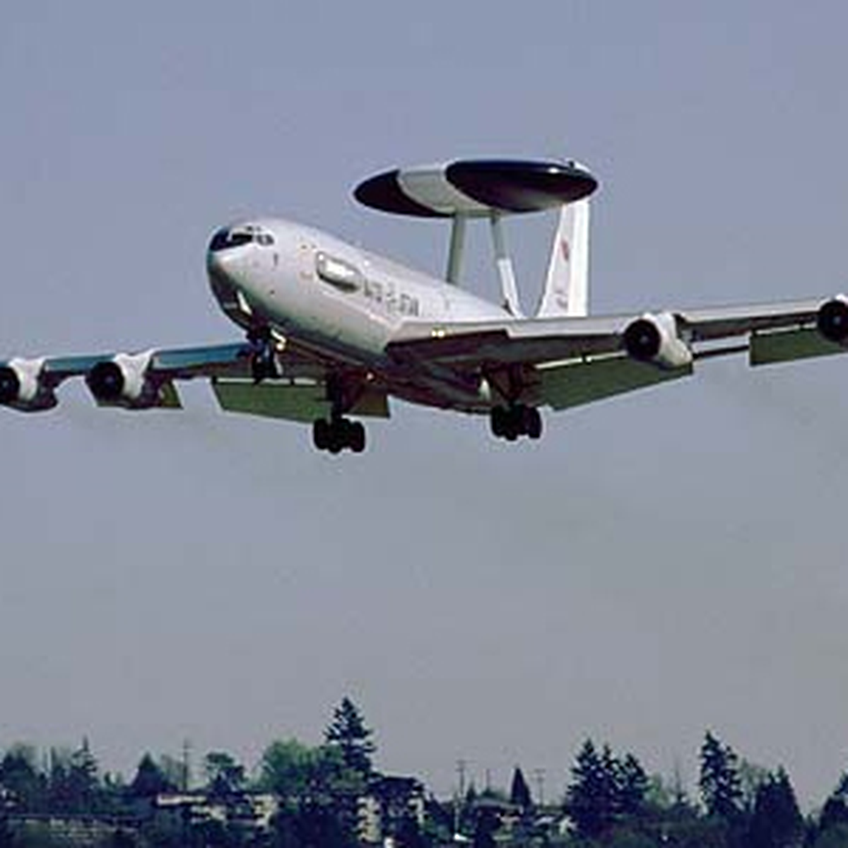 Azerbaycan, Awacs Geçişine İzin Vermedi