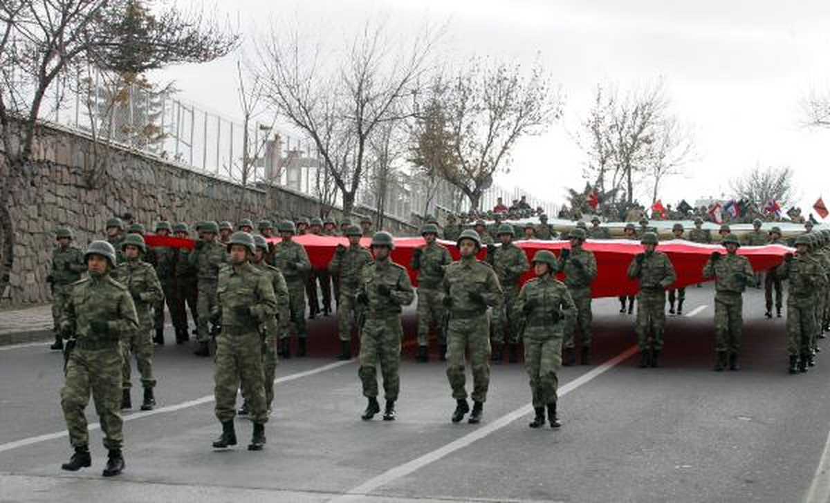 Başkentte Askerlerden Garnizon Koşusu