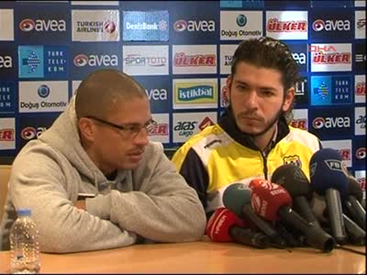 Fenerbahçe'nin Kaptanı Alex: Tüm Bu Olumsuzluklara Rağmen Şampiyonluğun En Güçlü Adaylarındanız
