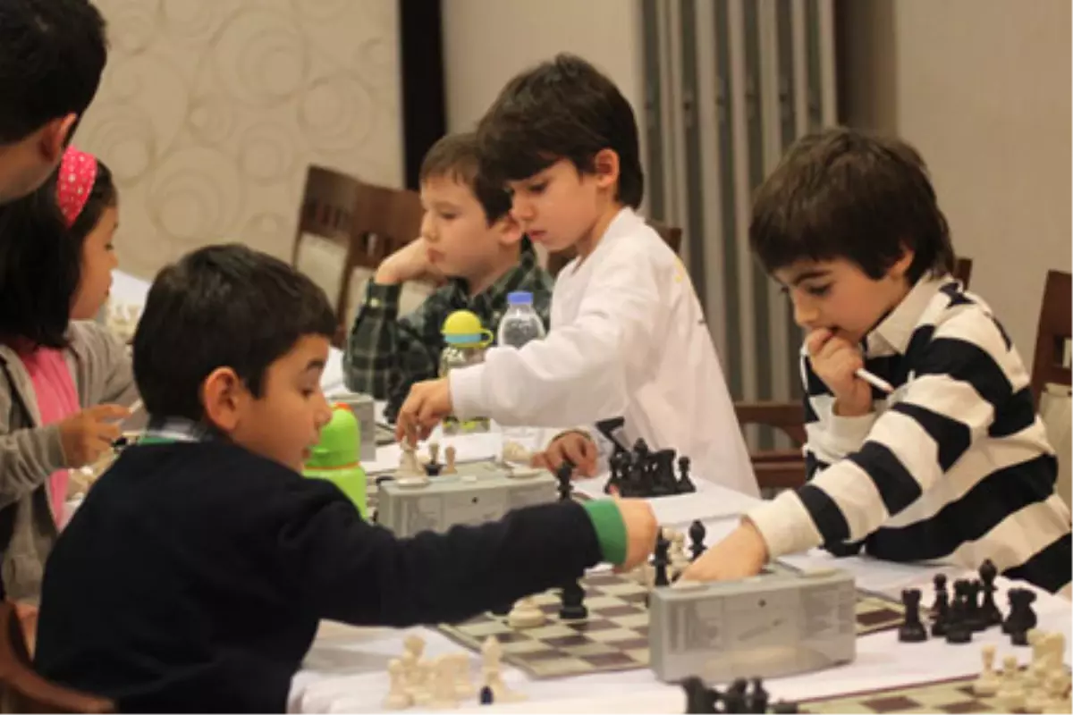 Satrançılar Antikkapı\'da Buluştu