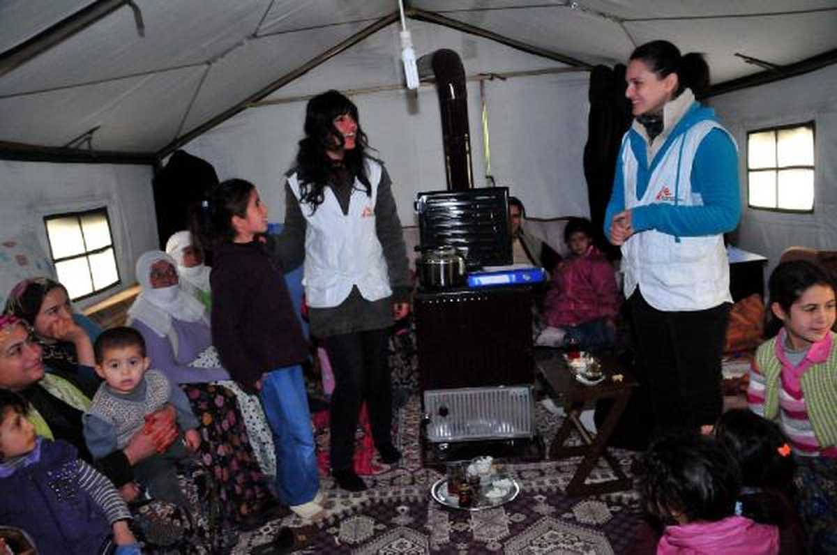 Sınır Tanımayan Doktarlar, Depremzedelere Psikolojik Destek Veriyor