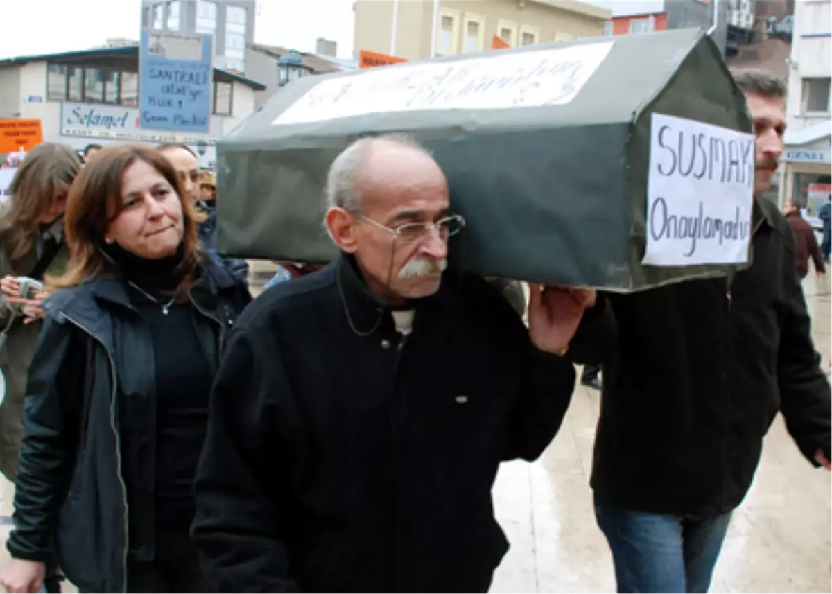 Vekillere Maaş Zammı "Tabut"la Protesto Edilecek