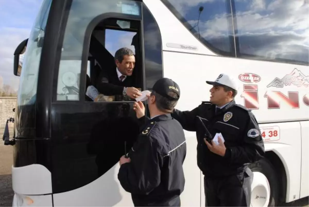 Kırıkkale\'de Polisten Sürücülere Hız Uyarısı