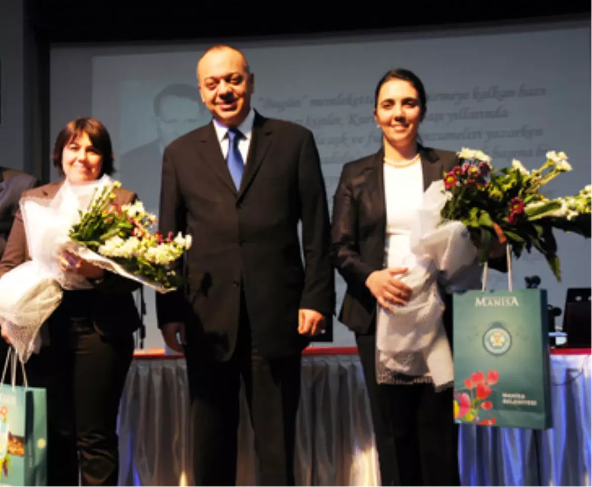 Mehmet Akif Ersoy Anıldı