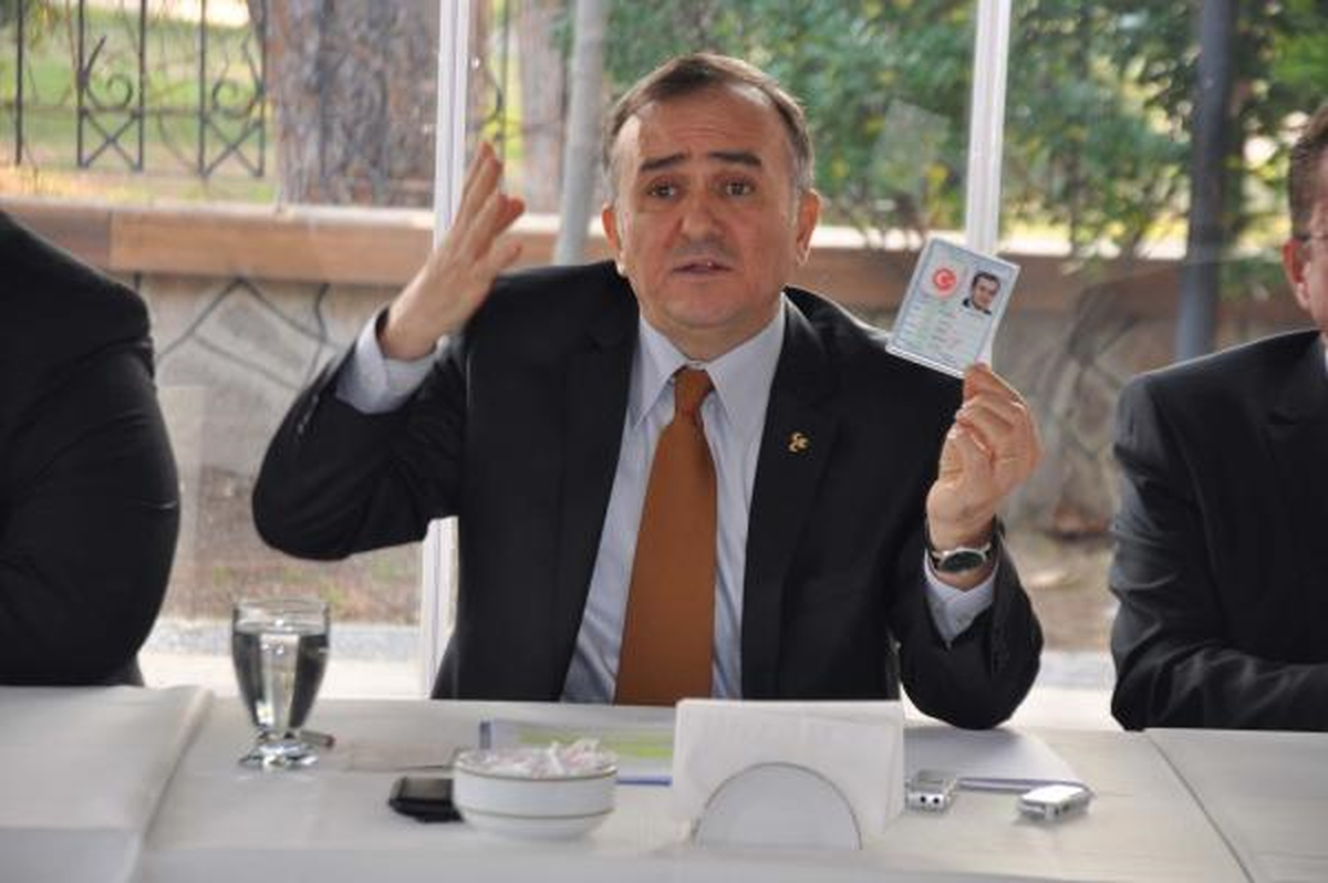 MHP'li Akçay'dan Arınç'a Tepki
