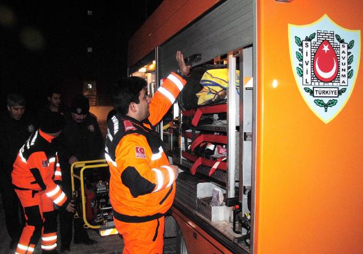 Öğrenci Yurdunda 'deprem Sonrası Tahliye' Tatbikatı