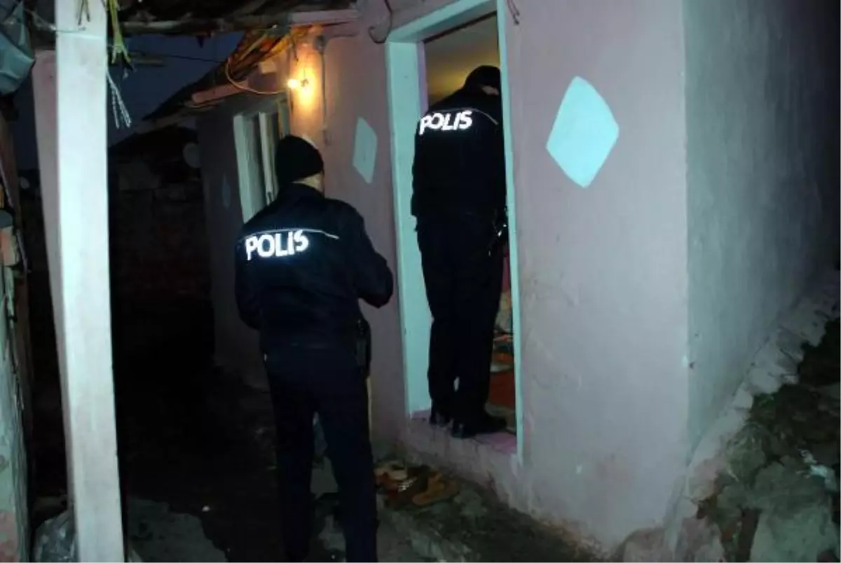 Uyuşturucu Satıcılarına \'noel Baba\' Operasyonu: 13 Gözaltı