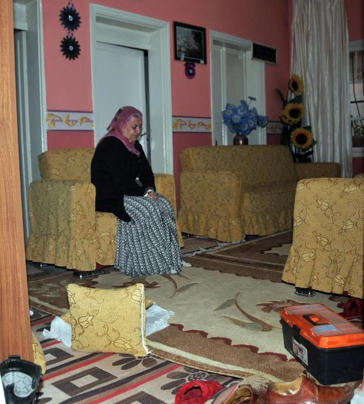 Dolandırıcılar '40 Kapıdan, 40 Kaşık Şeker' Oyunuyla 9 Altın Bilezik Çaldı