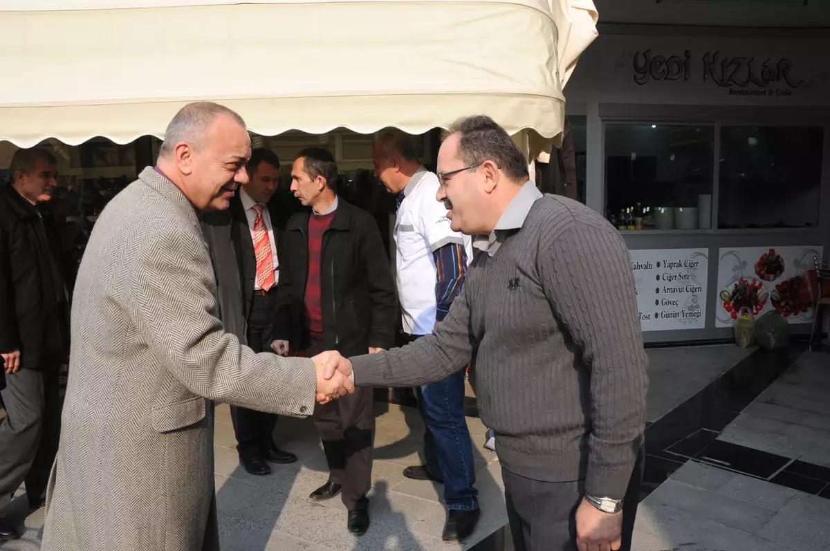Havuzlu Çarşı Esnafı\'ndan Başkan Ergün\'e Teşekkür Yemeği