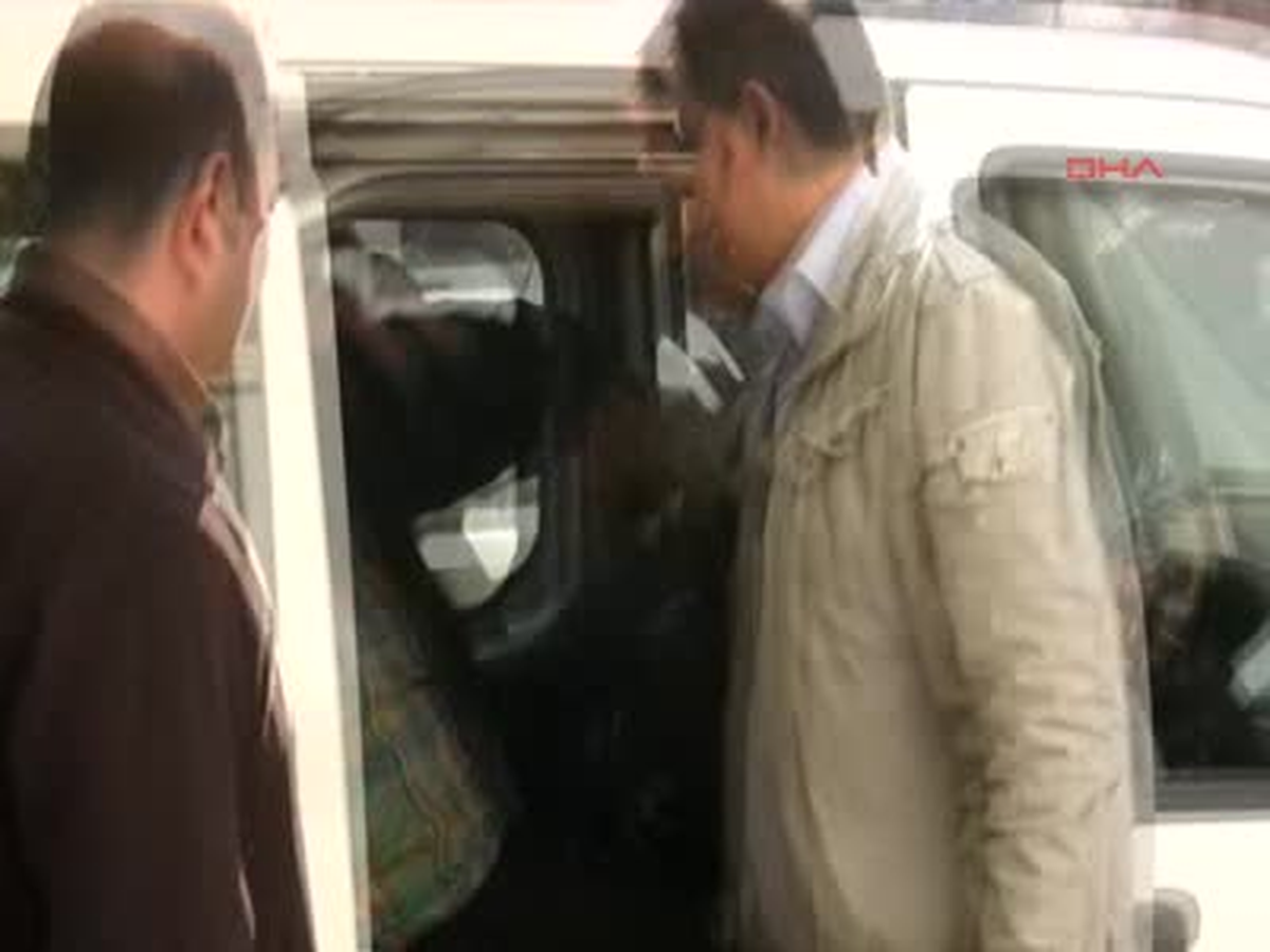 'sonun Münevver'den Beter Olur' Tehdidiyle Küçük Kızlarla Fuhuş
