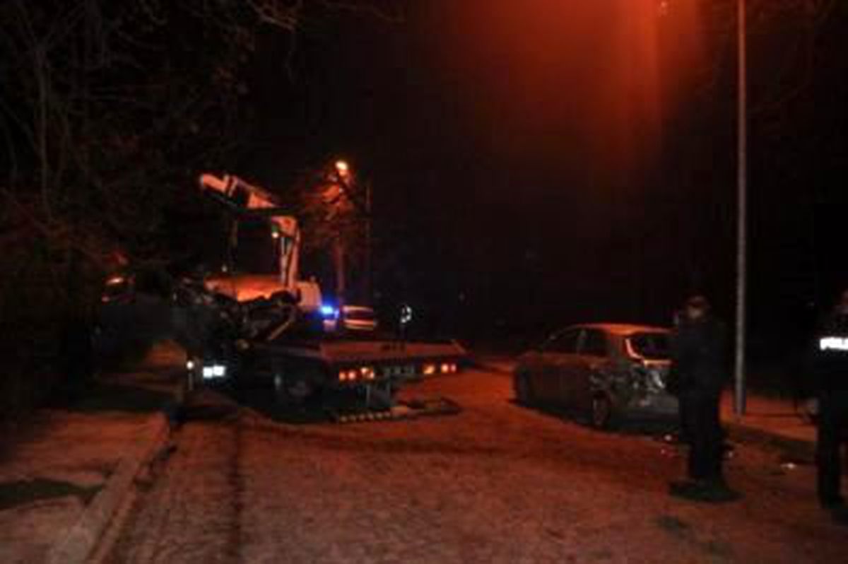 Alkollü Sürücü 2 Polisi Yaraladı