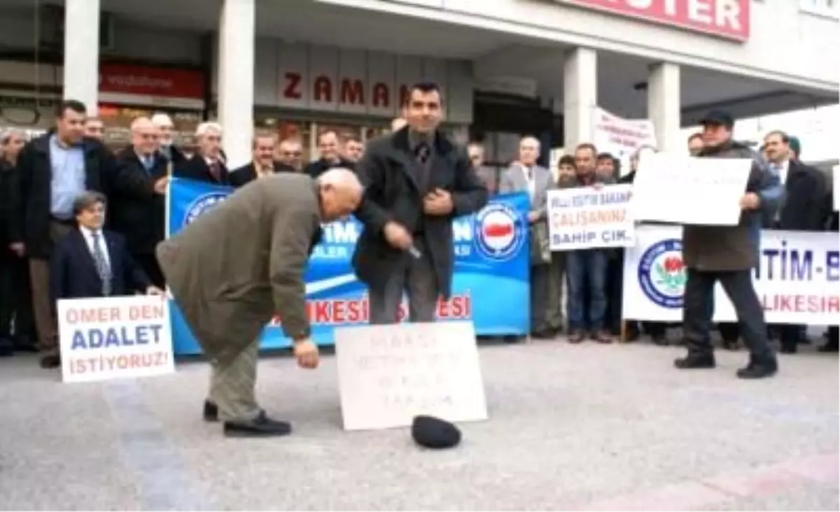 Balıkesir\'de Memurlar Hükümeti Protesto Etti