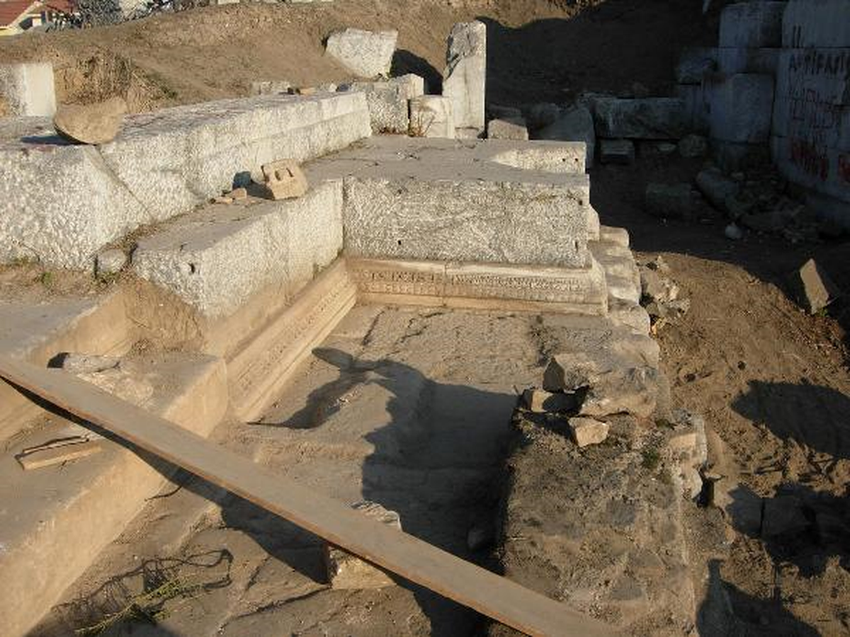 İznik'teki Harabe 'Antik Roma Tiyatrosu' Gün Yüzüne Çıkartılıyor