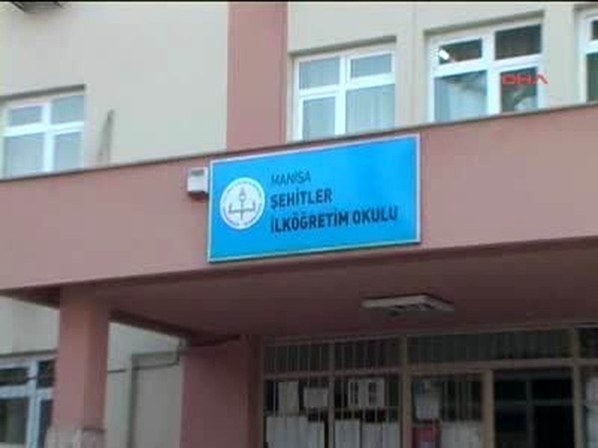 Müstehcen Kamp Anısı Açığa Aldırdı