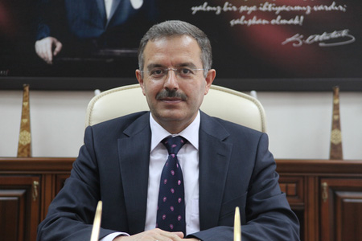 Prof. Dr. Sabri Gökmen\'in Yeni Yıl Mesajı