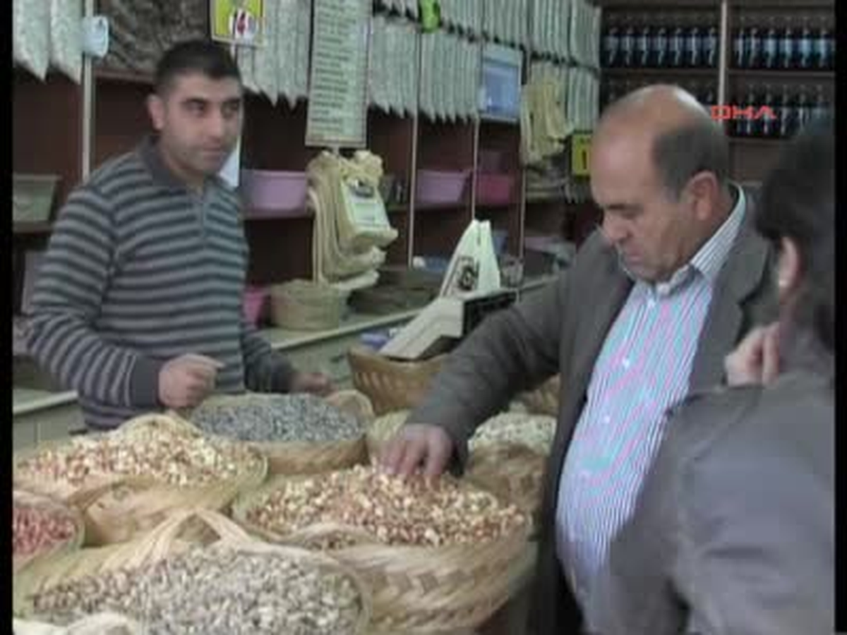 Yılbaşı Kuruyemişçilerin Yüzünü Güldürdü