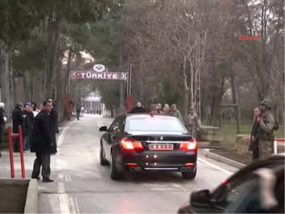 Yunan Askerlerinin Yeni Yılını Kutladı