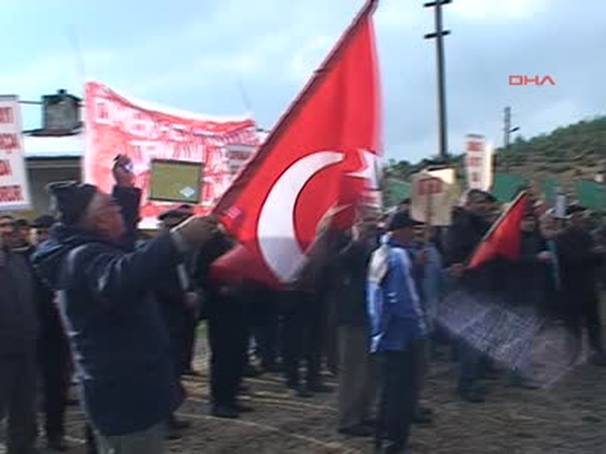 Çevreci Köylüler Bilgilendirme Toplantısına Gelen Çed Görelilerini Konuşturmadı
