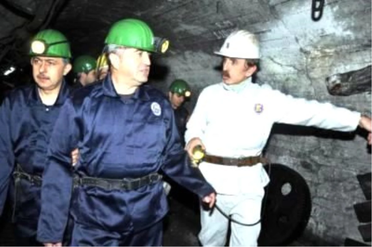 CHP Genel Başkan Yardımcısı Yakup Akkaya, Yeni Yıla Maden Ocağında Girdi