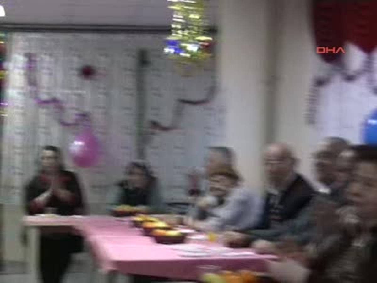 Huzurevinde Yılbaşı Kutlaması