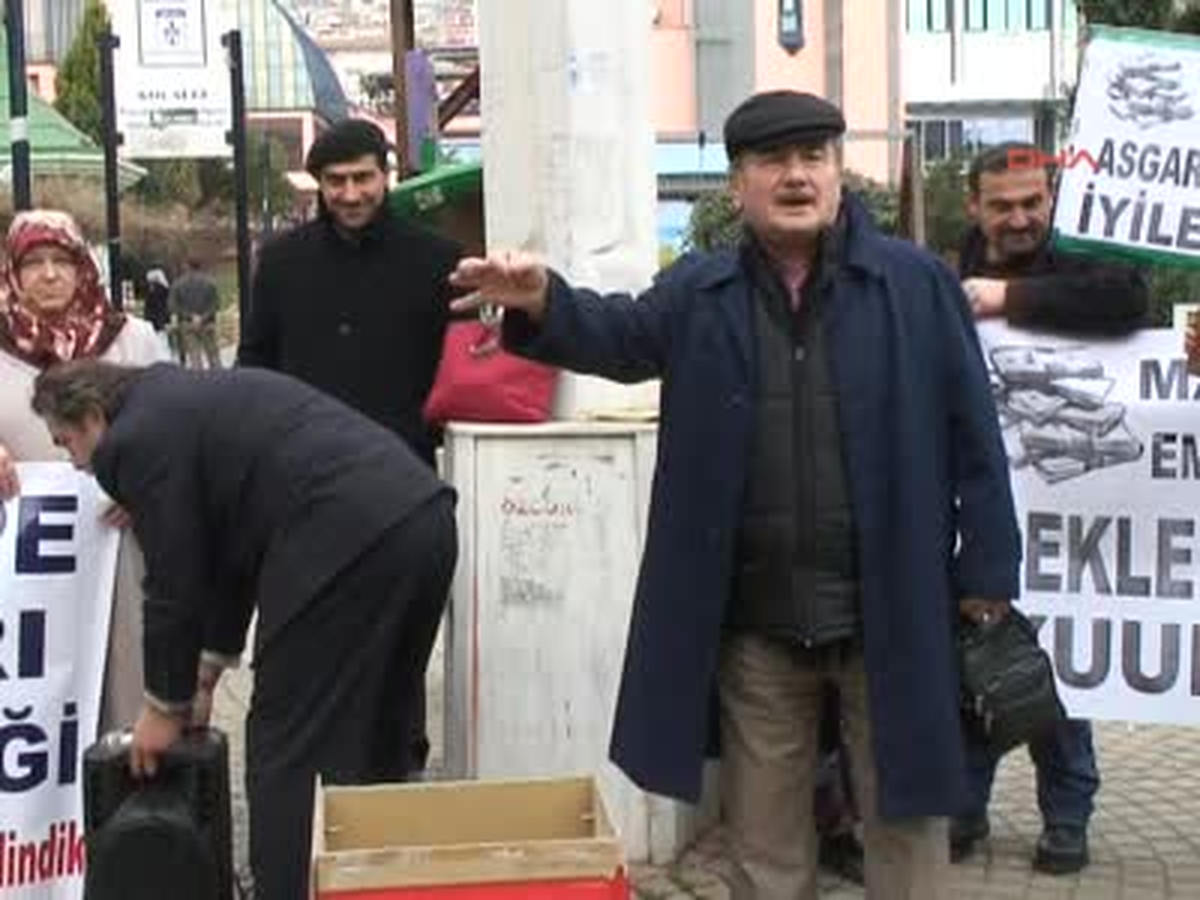 Milletvekilleri İçin Sandık Hazırlayıp Yardım Parası Topladılar