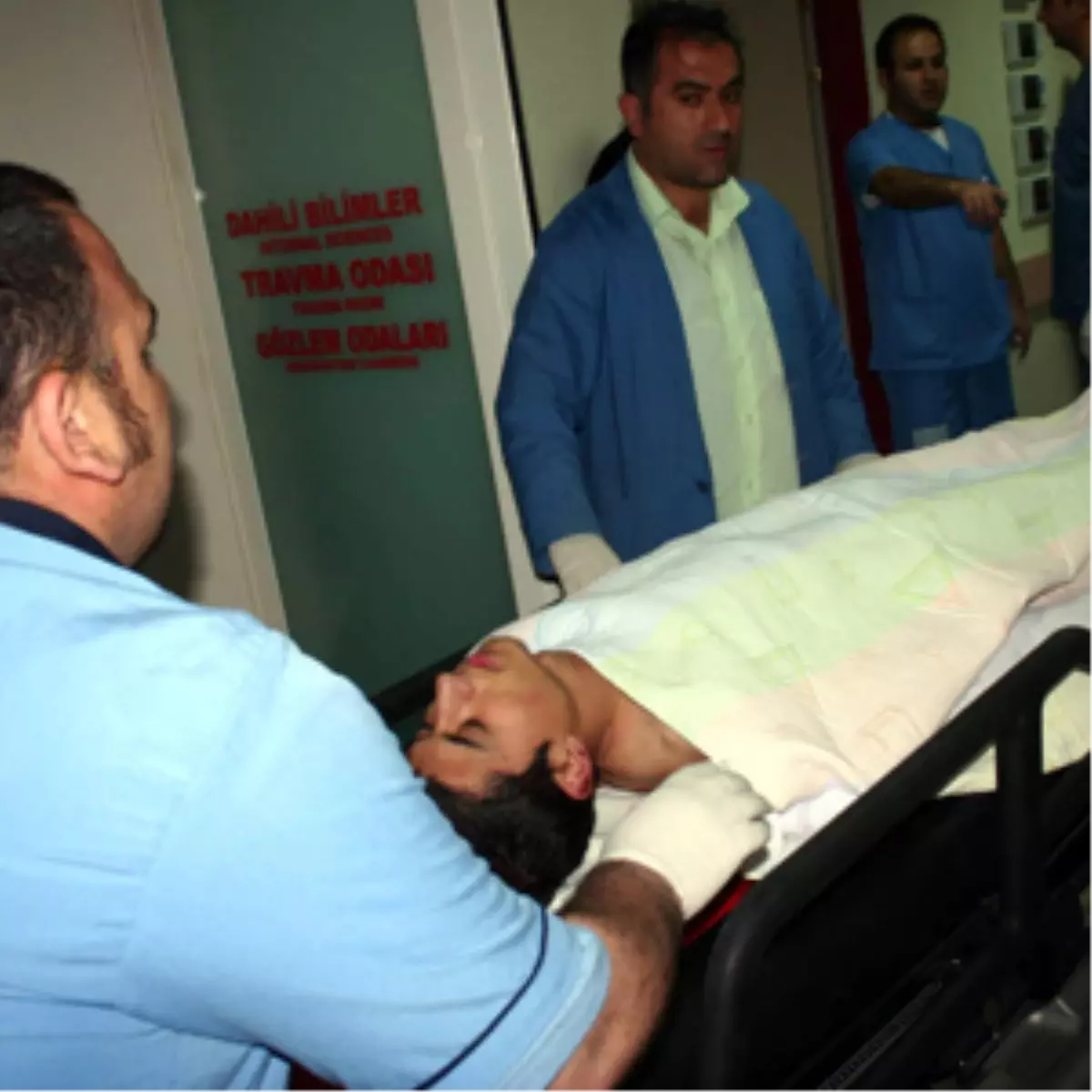 Öğrencileri Geziye Götüren Midibüs Devrildi: 2 Ölü, 13 Yaralı